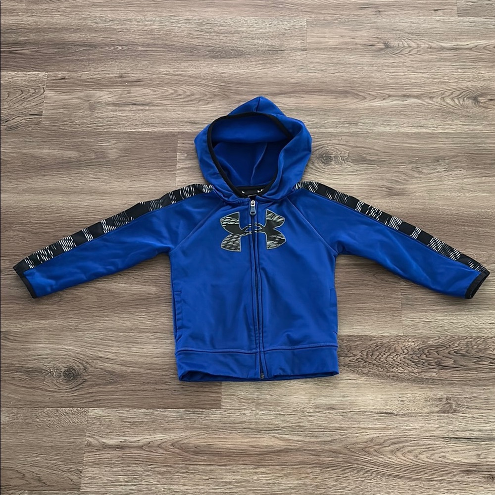 Under Armour Blue Athletic Hoodie with Black Detailing